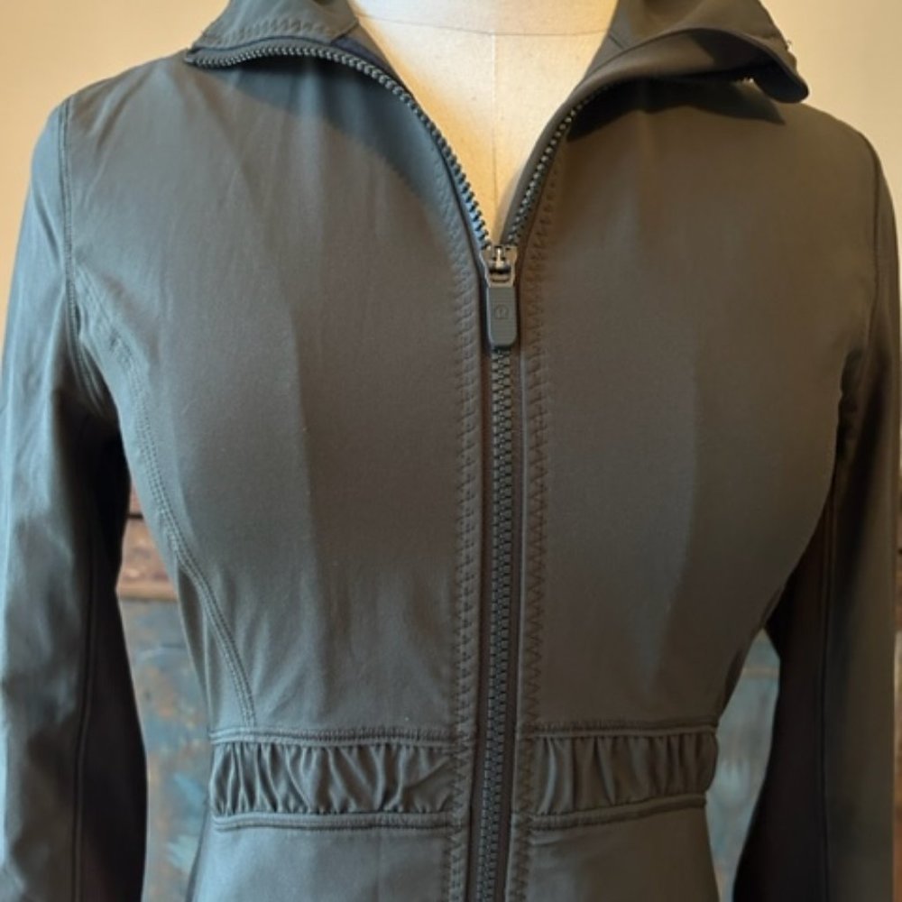 lululemon Ruched Back Jacket - Picture 3 of 13
